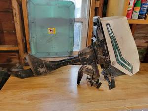 lot 122 image: Vintage 7.5hp Ted Williams Outboard Motor - NOS HIPPING