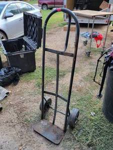 lot 123 image: Pneumatic Tire 2-Wheel Dolly - NO SHIPPING
