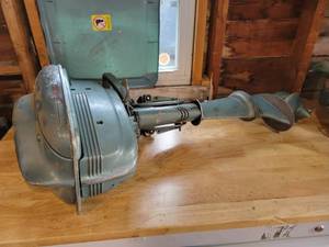 lot 125 image: Vintage Sea King Outboard Motor - NO SHIPPING