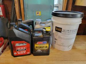 lot 141 image: Approx. 5 Gallons of Assorted Oil - 10w30, 5w-30, 2-Cycle and 5w-20 - NO SHIPPING