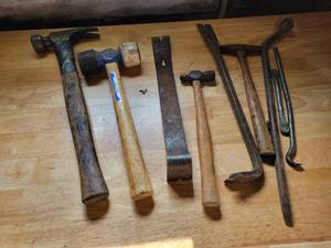 lot 168 image: Lot of Assorted Hammers and Pry Bars