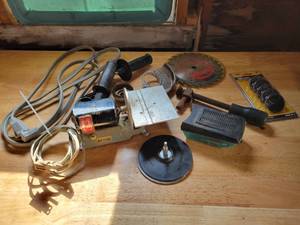 lot 173 image: Mini Circular Grinder (Works), Sanding Discs and More