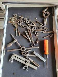 lot 185 image: Assorted Taps, Dies and Flaring Tool