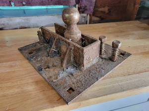 lot 191 image: Gooseneck Ball Hitch Plate - NO SHIPPING