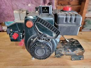 lot 197 image: Tecumseh 318cc Horizontal Shaft Gas Engine with Electric Start - NO SHIPPING