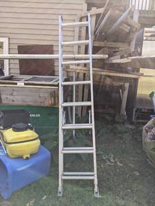 lot 247 image: 16 Werner Aluminum Extension Ladder