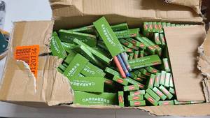 Big box of resturant style 3 color crayon sets