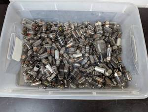 lot 22 image: Vacuum Tubes