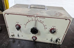 lot 25 image: Heathkit Audio Generator