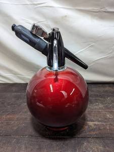 lot 53 image: Soda Siphon