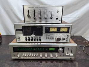 lot 83 image: Realistic Stereo Set