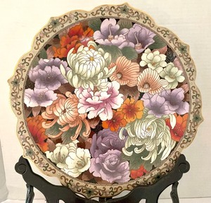 lot 104 image: Gorgeous Cloisonn Platter with Stand