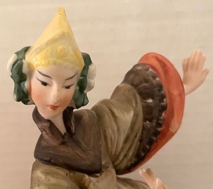 lot 107 image: Vintage Asian Burmese Dancing Girl Musical Figurine