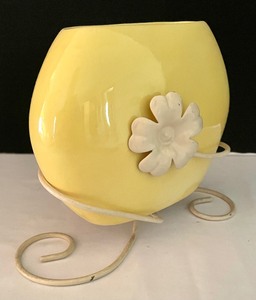 lot 117 image: Darling Vintage Vase