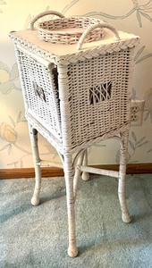 lot 120 image: Vintage Wicker Stand