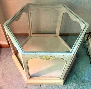 lot 121 image: Vintage Octogon Accent Table