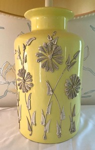 lot 125 image: Vintage Floral Accented Light Yellow Based Lamp