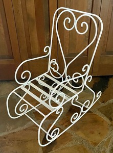 lot 160 image: Darling Vintage Childrens Rocking Chair
