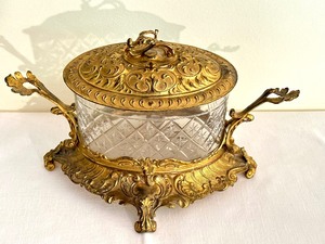lot 35 image: Vintage Ornate Gilded Metal Holder with Crystal Dish Insert