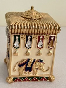 lot 49A image: Wendy Reed Trinket Box