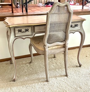 lot 72 image: Vintage Sligh Desk and Chair
