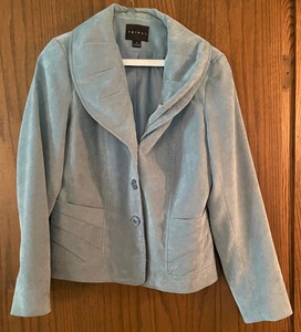 lot 206 image: Eight Womens Tops