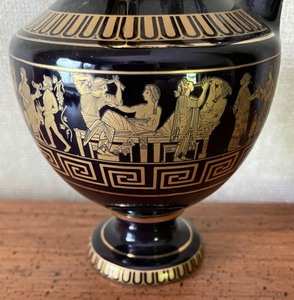 lot 218 image: Gorgeous Greek Vase