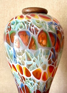 lot 234 image: Amazing Art Glass Vase