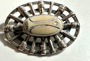 lot 37 image: Vintage Sterling Silver Brooch