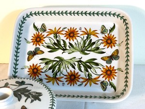 lot 74 image: Two Portmeiron Dishes