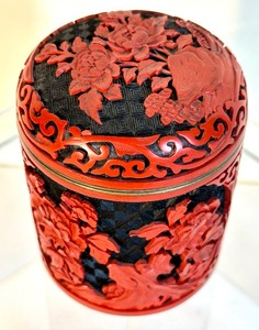 lot 77 image: Vintage Cinnabar Tea Jar