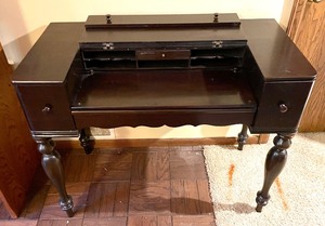 lot 9 image: Vintage Spinet  Writing Desk with Chair