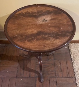 lot 249 image: Vintage Circular Wooden Accent Table