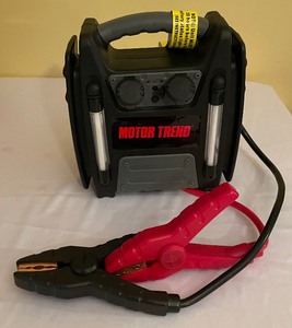 lot 255 image: Motor Trend Mini Jumpstart System