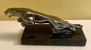 lot 283 image: Jaguar Hood Ornament on Marble Base