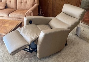lot 7A image: IMG Comfort Motorized Relaxer Power Reclining Chair