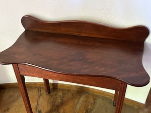 lot 42 image: Vintage Accent Table