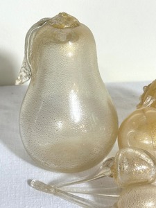 lot 353 image: Decorative Glass Fruit Pieces