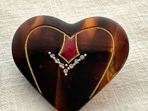 lot 355 image: Two Vintage Art Deco Brooches  Pins