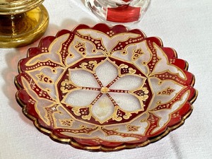 lot 340 image: Vintage Decorative Glassware Pieces