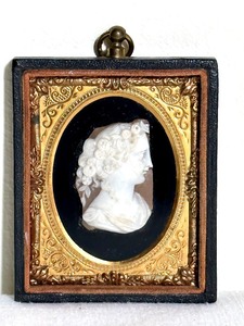 lot 342 image: Vintage Framed Cameo