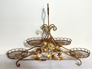 lot 347 image: Vintage Hollywood Regency Style Tiered Gilded Tiered Server