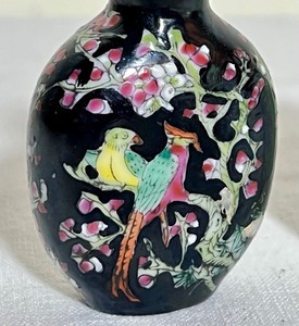 lot 388 image: Two Vintage Asian Snuff Bottles
