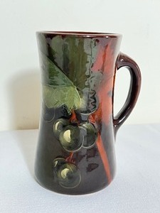 lot 36A image: Vintage Weller Pottery Mug