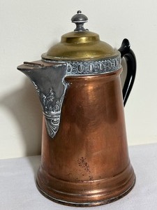 lot 428 image: Vintage Copper Teapot