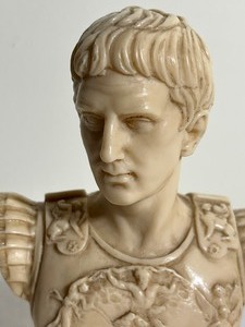 lot 424 image: Small Vintage Bust of G. Augusto