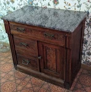lot 396 image: Antique Marble Topped Commode