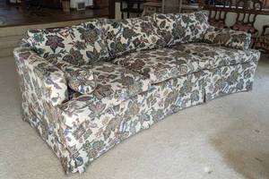 lot 414 image: Curved Floral Print Sofa