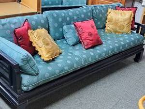 lot 8 image: Wood Living Room Sofa