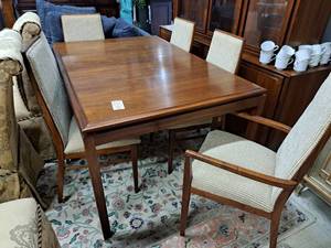 lot 10 image: Milo Baughman Dillingham Wood Dining Table Set - 62 Dining Table, (6) 37 Dining Chairs, (2) Leaves with Pads